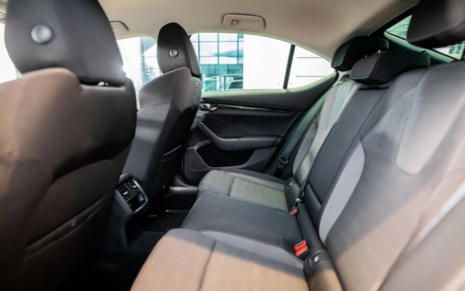 Skoda Octavia cena 86900 przebieg: 84875, rok produkcji 2020 z Łódź małe 781
